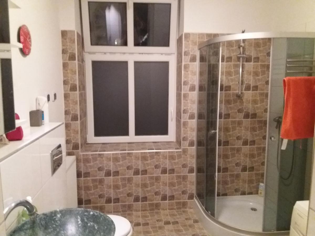 Areszt Domowy Apartament